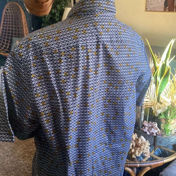 Micheal Kohrs logo button down men's shirt - Picture 3 of 3